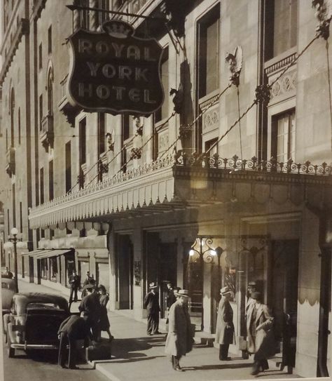 Royal York Hotel  1940s Frozen In Time, Old Photos, Tiny House, My Pictures, Toronto, Hotel, History