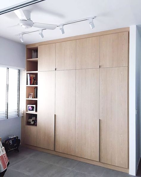 Full height wardrobe with open cabinet: scandinavian Dressing room by Singapore Carpentry Pte Ltd Full Height Storage Cabinet, Full Height Wardrobe, Full Height Storage, Scandinavian Wardrobe, Scandinavian Cabinets, High Quality Bedroom Furniture, Small Dressing Rooms, Open Cabinet, Dressing Room Decor