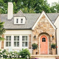 Cottage Home Style, Rustic Cottage Exterior, Cottage Style Interiors, English Country Decor, Cottage Style Home, Cottage Exterior, Cottage Style Decor, Cottage Style Homes, Cottage Home