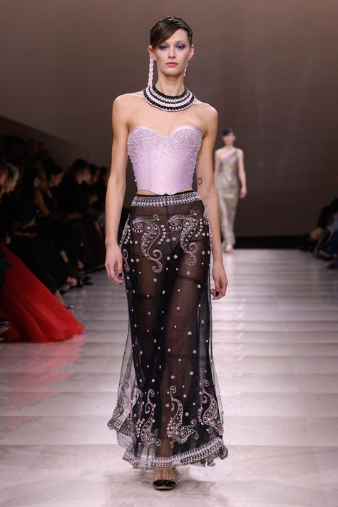 Armani 2024, 2024 Runway, Runway Gowns, Color Trends Fashion, Spring Couture, Armani Prive, Runway Dresses, Fashion Week Runway, Hottest Fashion Trends