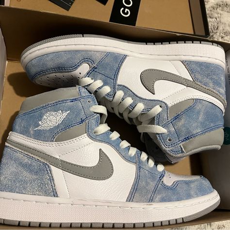 Air Jordan 1 Retro High Og 'Hyper Royal'. Only Worn Once. Comes With Original Box And Goat Verified Tags. Hyper Royal Jordan 1, Sneaker Wishlist, Ig Store, Custom Sneakers Diy, Pretty Sneakers, Trendy Shoes Sneakers, All Nike Shoes, Purple Sneakers, Nike Shoes Jordans