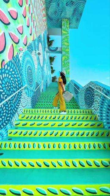 Secret Miami on Instagram: "Have you seen all the art at @arlohotels in Wynwood, the neighborhood's first hotel? 😍 #mysecretmiami⁠ ⁠ 📍: 2217 NW Miami Ct⁠ 🎨 Stairs/walls: @milagrosyall⁠ 🎨 Door: @mindbender.art⁠ ⁠ 🎥: @tartahe" Miami Instagram Pictures, Miami Street Art, Wynwood Walls Miami, Miami Pictures, Miami Wynwood, Ellis Brooklyn, Miami Aesthetic, Miami Photography, Miami Photos