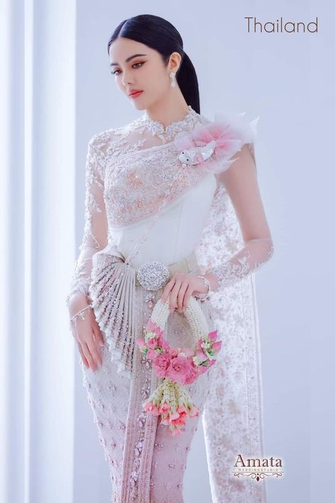 Baju Wedding, Traditional Thai Clothing, Thai Clothes, Thai Wedding, Thai Traditional Dress, Traditional Dress, Guest Outfit, Wedding Guest Outfit, Traditional Dresses