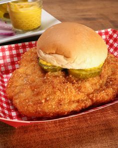 Breaded Pork Tenderloin, Tenderloin Sandwich, Fried Pork Tenderloin, Pork Sandwich Recipes, Pizza Sliders, Homemade Pepperoni, Pork Tenderloin Sandwich, Deep Fried Recipes, Pepperoni Rolls