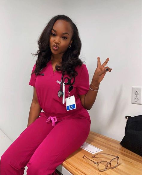 Scrubs Black Women, Nursing Aesthetic, Nurse Bae, Nursing School Studying Cheat Sheets, Black Nurses, Nurse Outfit Scrubs, Nursing School Inspiration, Medical Scrubs Fashion, Nursing Goals