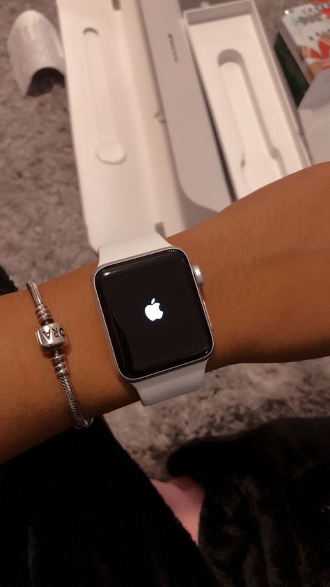 Apple Watch Fashion, Wish Board, Iphone Obsession, Apple Watch Accessories, Birthday Wishlist, Apple Accessories, Dream Board, Apple Products, Fitness Tracker