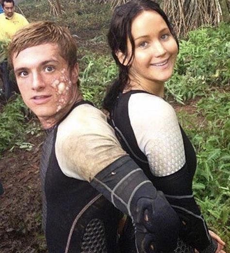 Catching Fire, behind the scenes Peta Hunger Games Josh Hutcherson, Peta And Katniss, Peta Mellark, Josh And Jennifer, Sean Anderson, Game Bts, Hunger Games Cast, Hunger Games Memes, Hunter Games