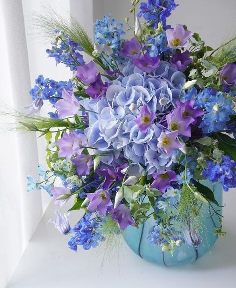 Blue And Purple Hydrangea Bouquet, Blue And Purple Flower Arrangements, Blue And Purple Hydrangea, Purple Hydrangea Bouquet, Wedding Jobs, Purple Flower Arrangements, Globe Flower, Purple Hydrangeas, Baby Bouquet