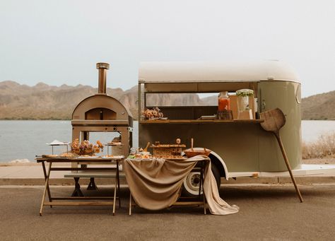 Pizza Oven Food Truck, Wedding Pizza Oven, Pizza Pop Up Shop, Pizza Catering Wedding, Wedding Pizza Truck, Pizza Truck Wedding, Pizza Bar Wedding, Pizza Wedding Reception, Pizza Cart