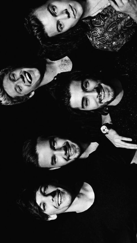 One Direction Four Era, One Direction Wallpaper Iphone, One Direction Tattoos, One Direction Music, Gambar One Direction, Zayn Malik Photos, Grunge Posters, One Direction Images, One Direction Wallpaper