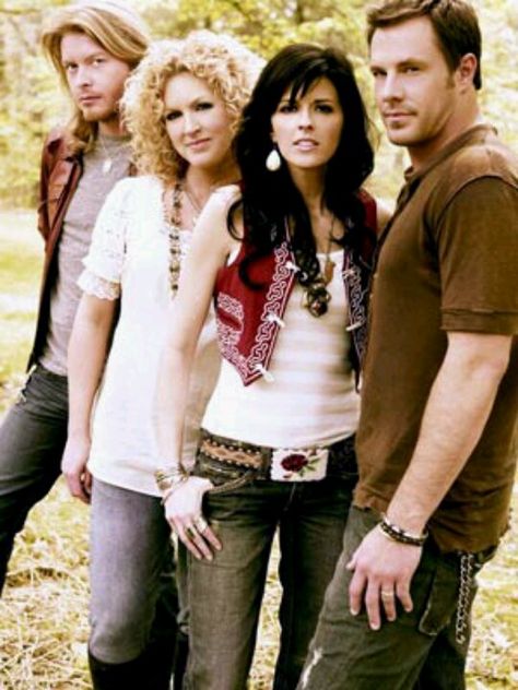 Little Big Town Hans Andersen, Little Big Town, Country Bands, Big Town, Country Music Artists, Country Music Stars, Country Music Singers, Country Stars, I'm With The Band