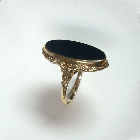 Vintage 1930s Black Onyx Ring - Ladies Gemstone Ring - 10k yellow gold Jewelry Trays, Vintage Sapphire Ring, Antique Gold Jewelry, Onyx Jewelry, Black Onyx Ring, Jewelry Armoire, Jewellery Storage, Jewelry Stand, Classic Jewelry