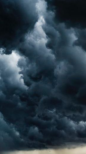 Photo Ciel, Greece Mythology, Midnight Rain, Clouds Photography, Dark Clouds, Cloudy Sky, Cloud Painting, Storm Clouds, Six Feet Under