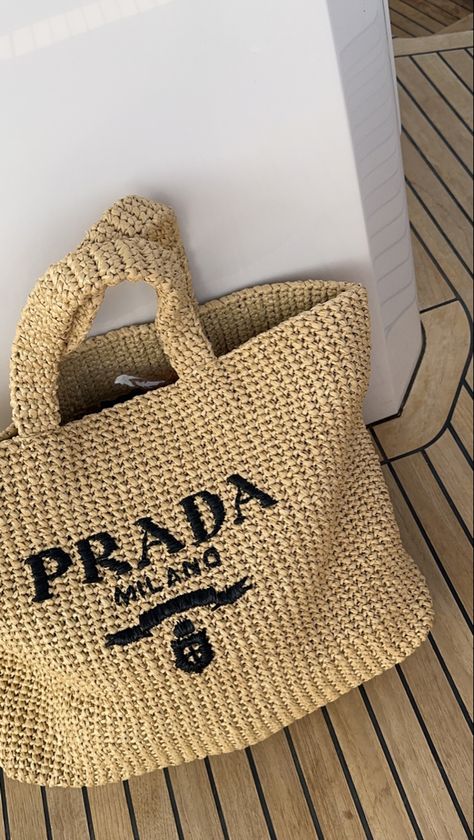 Prada Beach Bag, Mombasa Beach, Luxury Bag Brands, Prada Milano, Parisian Aesthetic, Luxury Bags Collection, Womens Designer Bags, Hot Bags, Vogue Beauty