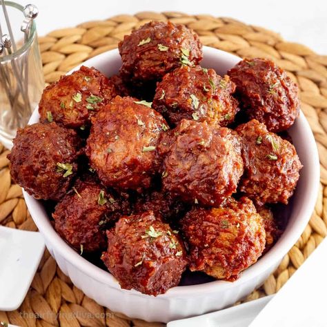 Crockpot Apple Butter Bourbon Meatballs, a delicious 5 ingredient appetizer or meal recipe slow cooked to perfection. Apple Butter Bourbon Meatballs, Apple Cider Meatballs, Apple Butter Meatballs, Butter Meatballs, Crockpot Apple Butter, Bourbon Meatballs, Butter Bourbon, Bbq Hamburgers, Crockpot Apple