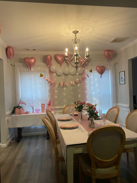 Pretty Birthday Ideas Party Aesthetic Pink, Light Pink Birthday Party, Friends Party Aesthetic, Birthday Setup, Pink Birthday Decorations, 14th Birthday Party Ideas, 15th Birthday Party Ideas, Sweet Sixteen Birthday Party Ideas, 17th Birthday Ideas