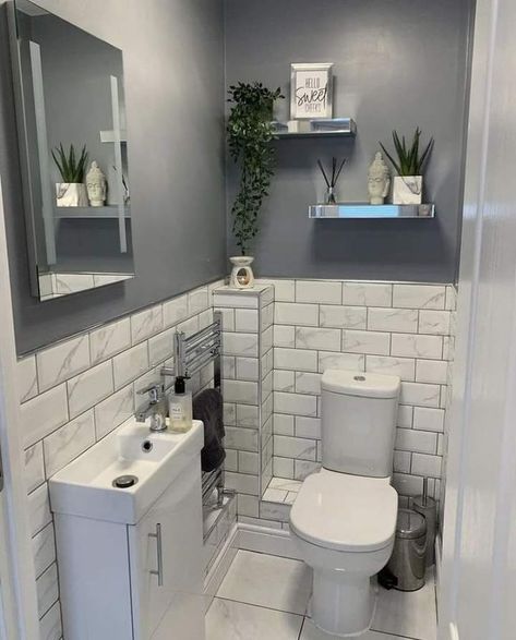 Small Bathroom With Tub, Downstairs Wc, Small Downstairs Toilet, Toilet And Bathroom Design, Master Suite Bathroom, Bathroom Design Small Modern, Small Bathroom Diy, Toilet Room Decor, Small Toilet Room