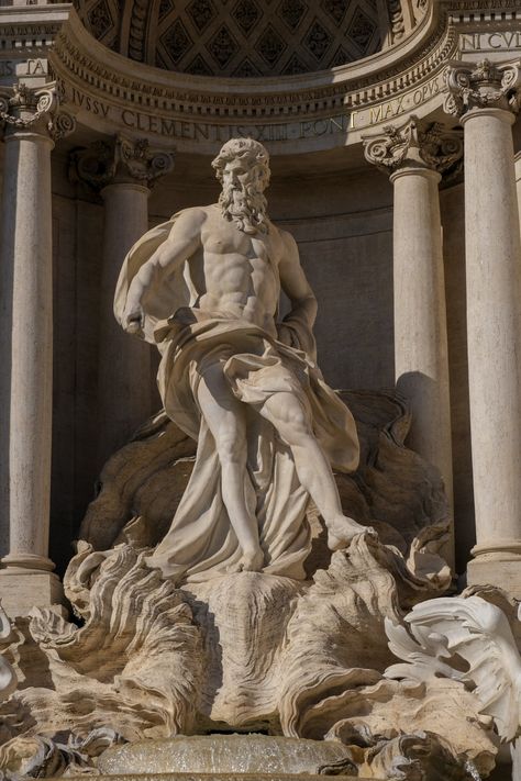 Greco Roman Statues, Ancient Rome Statues, Roman Statues Aesthetic, Italy Statues, Rome Statues, Rome Mythology, Ancient Rome Art, Rome Fountain, Ancient Rome Aesthetic