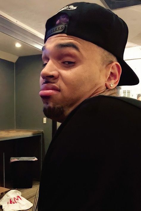 Chris Brown Meme, Chris Brown Funny, Chris Brown Photos, Browns Memes, Chris Brown Photoshoot, Chris Brown Wallpaper, Chris Brown X, Chris Brown Pictures, Chris Brown Videos