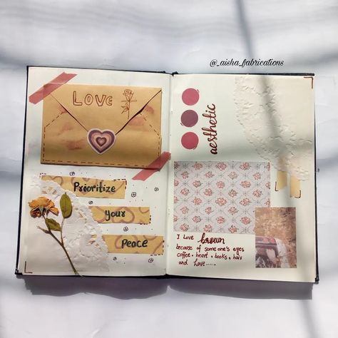 Empty Notebook Ideas Aesthetic Pics, Diary Decoration Ideas Art Journals, Vintage Diary Cover, Journal Front Cover Ideas, Empty Notebook Ideas, Vintage Aesthetic Stickers Printables, Book Gift Basket, Diy Eid Decorations, Aesthetic Diary