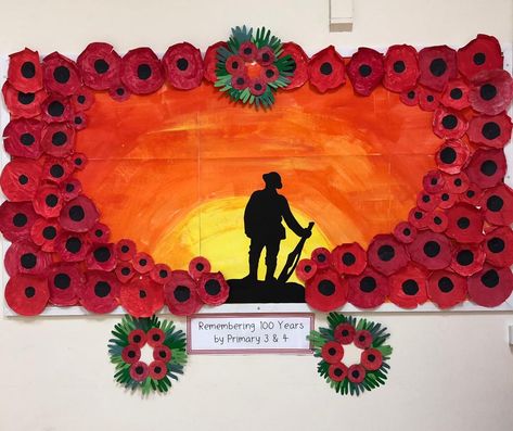 Remembrance Day Display School, Rememberance Day Bulletin Board Ideas, Remembrance Day Art Lest We Forget, Remembrance Day Art Grade 1, Remembrance Day Bulletin Board Ideas, Patriots Painting, Poppy Display Ideas, Remembrance Day Art For Kids, Remembrance Day Bulletin Board