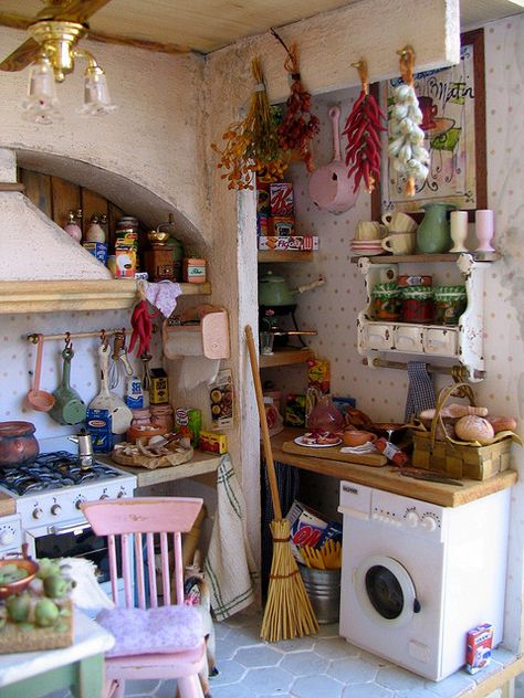 Mini Doll House, Miniature Rooms, Mini Kitchen, Miniature Kitchen, Dollhouse Kitchen, Miniature Houses, Miniature Crafts, Mini Things, Miniature House