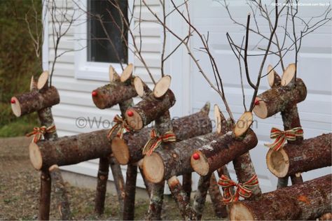 Diy Wooden Reindeer Yard Art, Reindeer Logs, Christmas Logs, Log Reindeer, Log Snowman, Diy Christmas Reindeer, Log Crafts, Reindeer Diy, Navidad Natural