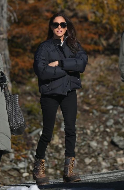 Le Chameau Boots, Meghan Markle Hair, Estilo Meghan Markle, Camp Dress, Meghan Markle Outfits, Meghan Markle News, Winter Training, Meghan Markle Style, Kate Middleton Prince William