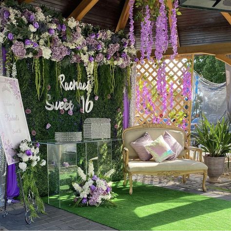 Simple Enchanted Forest Theme, Enchanted Backdrop Ideas, Garden Theme Debut, Lilac Enchanted Forest Quinceanera, Enchanted Forest Backdrop Ideas, Enchanted Forest Theme Purple, Purple And Green Quinceanera, Enchanted Garden Backdrop, Enchanted Garden Sweet 16