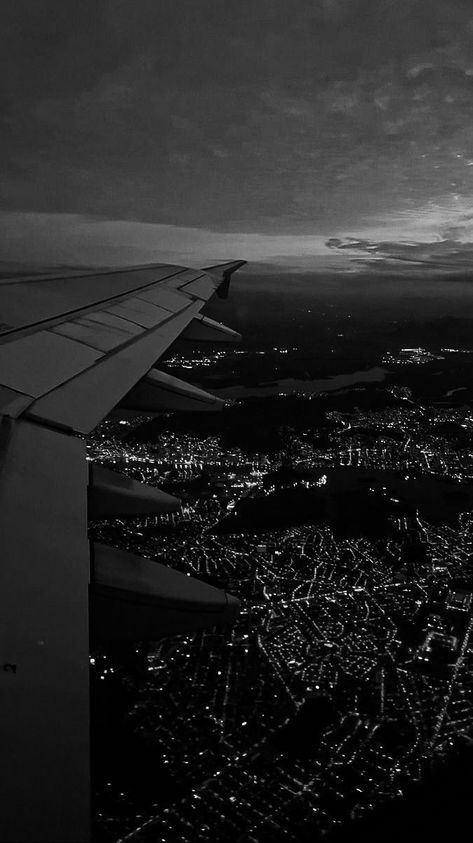 Black Inspo Wallpaper, Travelling Dark Aesthetic, Nature Aesthetic Black And White, City Black Aesthetic, Rich Aesthetic Pictures, Image Aesthetic Noir, Dark Peaceful Aesthetic, Vision Board Pictures Dark Aesthetic, Dark City Core Aesthetic