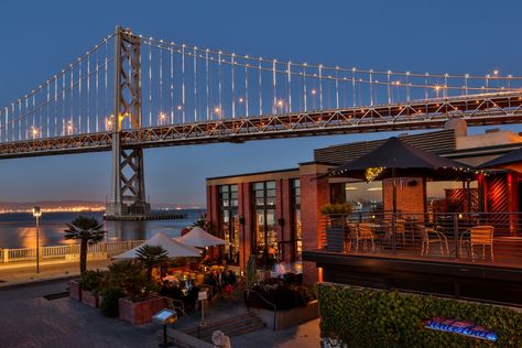 San Francisco Restaurants With Spectacular Views - Water Bar San Francisco Dinner, Gorgeous Restaurant, Best Food San Francisco, Where To Eat San Francisco, San Francisco Restaurants With A View, Water Bar, Sf Restaurants, Restaurants In San Francisco, San Francisco Restaurants