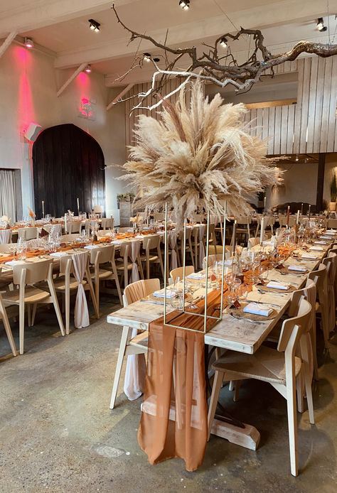 Decoration With Pampas, Brown Decor Wedding, Pampas Reception Decor, Fall Wedding Centerpieces Pampas, 21st Birthday Table Setting Ideas, Umemulo Decor, Brown And Gold Party, Rust And Pampas Wedding, Pampas And Burnt Orange Wedding