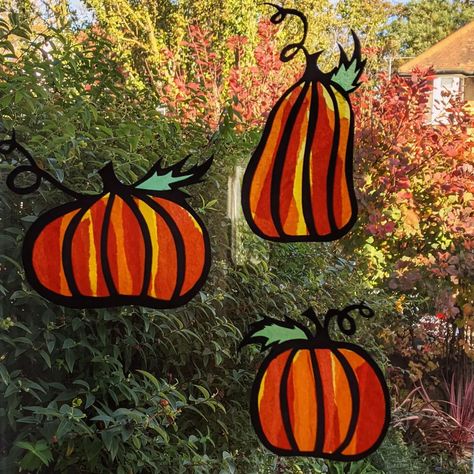 Fall Window Decorations, Window Decor Diy, Have A Wonderful Sunday, Kindergarten Decorations, Halloween Window Decorations, Diy Fashion Projects, Autumn Paper, Afternoon Sun, Classroom Gifts