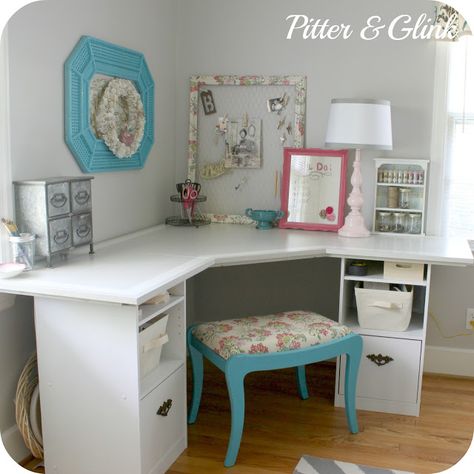 Craft Room Corner Desk Craft Room Desk, Desk Idea, Craft Office, Office Nursery, Dream Craft Room, Craft Space, Room Corner, Scrapbook Room, Craft Desk