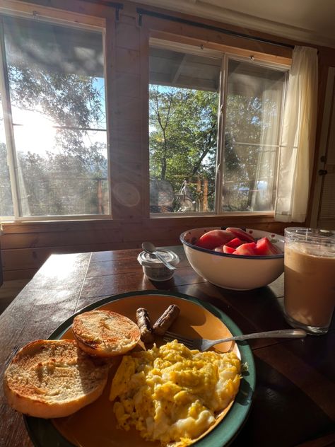 Breakfast in nature Scrambled Eggs Breakfast Aesthetic, Breakfast For Dinner Aesthetic, Full Breakfast Aesthetic, Big Bear Cabin Aesthetic, Big Breakfast Aesthetic, Cozy Breakfast Aesthetic, Cooking Breakfast Aesthetic, Family Breakfast Aesthetic, Making Breakfast Aesthetic