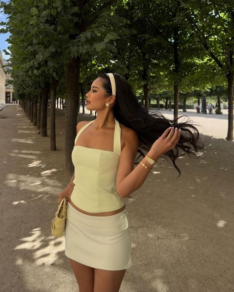 Spotted: Strolling through the park looking like a breath of fresh air in pastel. Who knew casual walks could be so runway-worthy?🌳✨ xoxo Esmarie💋 #xoxo💋 #oldmoney #frenchgirlstyle #onparledemode #stylediaries #ootdfash #styledujour #oldmoneyaesthetic #modefemme #xoxoesmarie Party Outfit Casual Summer, Beach Day Outfit Summer, Rainy Summer Outfit, Summer Bbq Outfit, Boat Party Outfit, Spring Moodboard, Preppy Chic Outfits, Bbq Outfits, Outfits Pastel