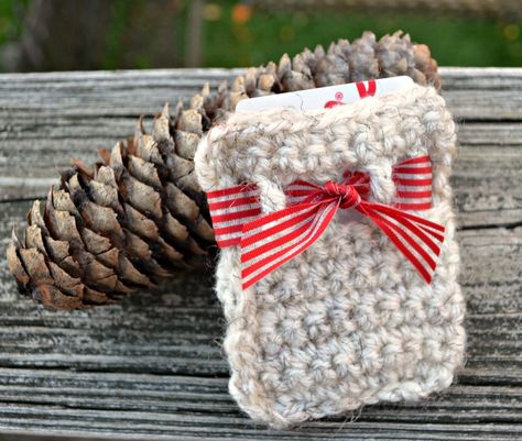 Crochet Gift Card Holder Crochet Pattern Gift Card Holder, Crochet Gift Card Holder Christmas, Crochet Gift Card Holder, Crochet Seasonal, Christmas Tree Skirt Crochet Pattern, Mittens Card, Crochet Candle, Quick Crochet Gifts, Crochet Holiday