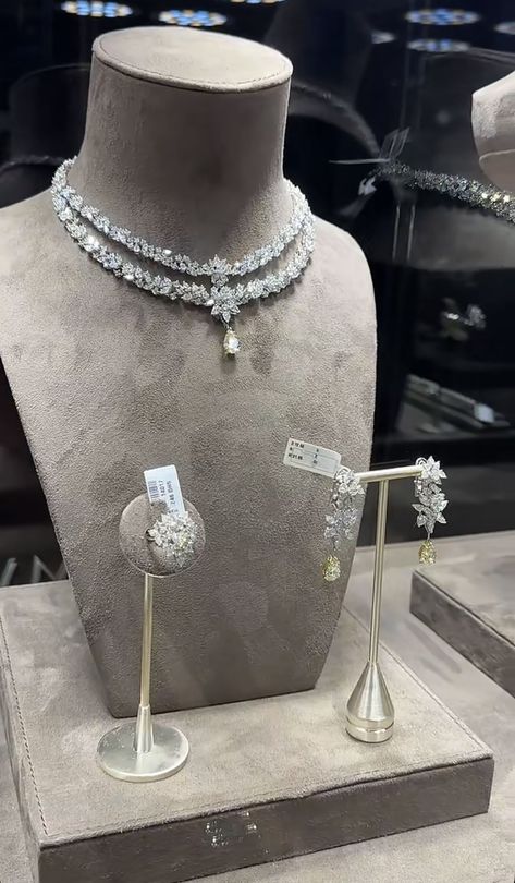 Art deco diamond jewelry