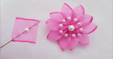 Flower Making Ideas, Embroidery Tricks, Easy Flower Making, Hand Ideas, Ribbon Flowers Diy, Sulaman Pita, Ribbon Sewing, Ribbon Flower Tutorial, Making Fabric Flowers