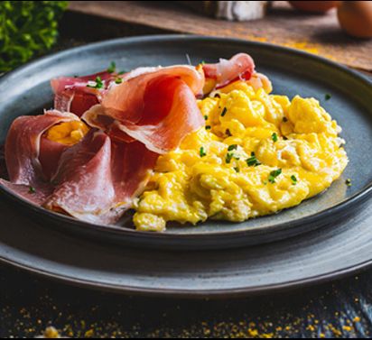 Scrambled Eggs & Prosciutto Prosciutto And Eggs, Paleo Ham, Chocolate Silk Pie, Keto Pecan Pie, Egg Pizza, Metabolism Foods, Mutton Chops, Healthy Lifestyle Habits, Nutrition Coach