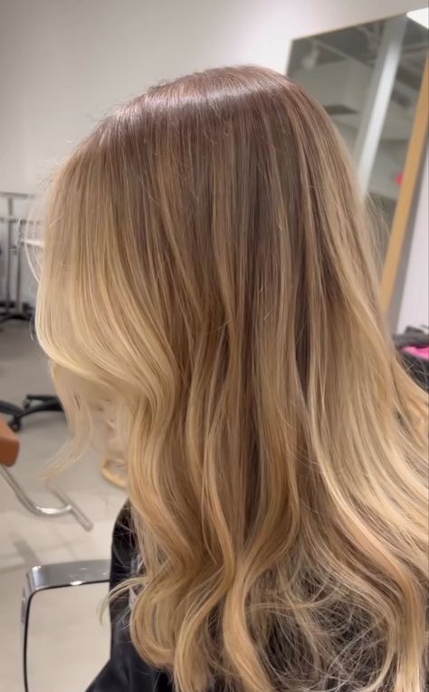 Golden Blonde With Dimension, Natural Honey Blonde Balayage, Honey Blonde Hairlights, Golden Highlights Light Brown Hair, Balayage On Strawberry Blonde Hair, Blonde Without Bleaching, Teddy Blonde Balayage, Honey Beige Blonde Hair Balayage, Blonde Champagne Hair