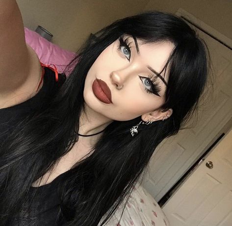 Dark Makeup Looks, Punk Makeup, Alt Makeup, Alternative Makeup, Dragon Earrings, Emo Makeup, Edgy Makeup, Cute Makeup Looks, Gothic Makeup