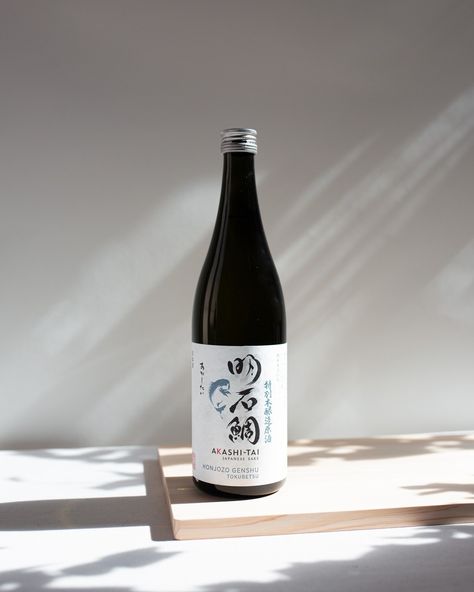 The intense flavors of Honjozo Genshu Tokubetsu make it an ideal ingredient for a Japanese inspired cocktail 🍸 Shop Akashi Tai Honjozo Genshu Tokubetsu Sake @drizlyinc 📲🍶 📷: @akashitaisake #AkashiTai #AkashiTaiSake #Sake #JapaneseSake #SakeLover #SakeTasting #SakeLove #SakeGram #JapanLovers #Japan #Vegan Sake Aesthetic, Japanese Food Photography, Sake Bar, Japan Logo, Japanese Whisky, Sake Bottle, Japanese Sake, Soju Bottle, Japanese Food