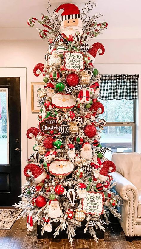 Santa Clause Christmas Tree Ideas, Santa Christmas Tree Ideas, Multiple Christmas Trees In Home, Santa Theme Christmas Tree, Whimsical Christmas Tree Ideas, Santa Themed Christmas Tree, Decor Ideas For Christmas, Christmas Tree Decorations Ribbon, Xmas 2022