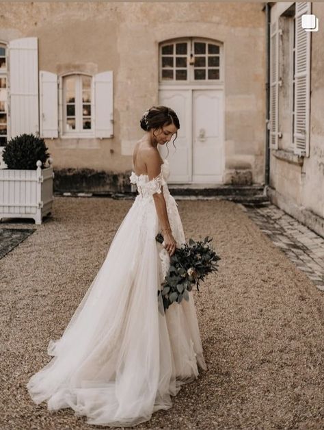 Choose Wedding Dress, Wedding Dress Ideas, Pretty Wedding Dresses, Dream Wedding Ideas Dresses, Styl Boho, Fall Wedding Dresses, Colored Wedding Dresses, Ball Gowns Wedding, Dream Wedding Dresses