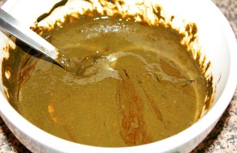 henna + egg Herbal Hair Dye, Diy Henna, Henna Powder, Hair Gloss, Ayurvedic Hair, Henna Paste, Henna Hair, Hair Pack, Natural Henna