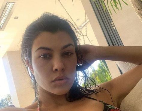 Summer is still a few weeks away, but Kourtney Kardashian is already turning up the heat.  The Keeping Up With the Kardashians star took to Instagram on Friday to share a sizzling selfie.... Kourt Kardashian, Kourtney Kardashian Instagram, Troop Beverly Hills, Khloe Kardashian Photos, Swimsuit Styles, Kardashian Photos, The Kardashians, Keeping Up With The Kardashians, Swimsuit Fashion