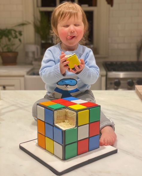 Rubik's Cube - Unsolved Version - Empire Cake Cake Rubik Cube, Rubik’s Cube Birthday Party, Rubik Cake, Rubix Cube Cake, Korean Lunch Box, Cube Cake, Rubix Cube, Birthday Pictures, Box Cake