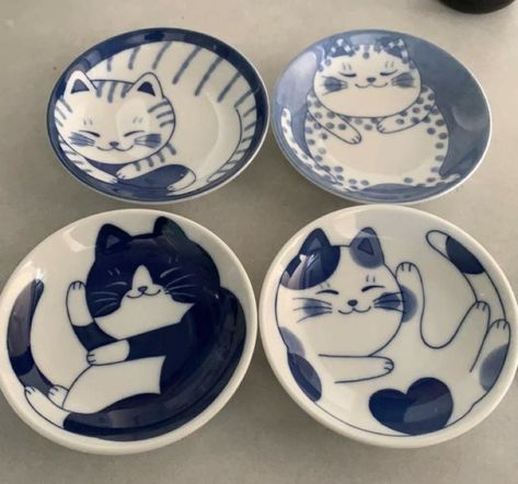 Diy Pottery Painting, Color Me Mine, Tanah Liat, Diy Pottery, Cat Bowls, Pottery Painting, Ceramic Painting, Ceramic Bowls, Clay Art