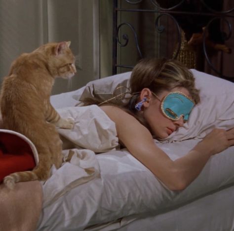 breakfast at tiffany’s (1961) Audrey Hepburn Breakfast At Tiffanys, Aubrey Hepburn, Audrey Hepburn Photos, Holly Golightly, Septième Art, Breakfast At Tiffany's, I Love Cinema, Breakfast At Tiffanys, Beauty Sleep